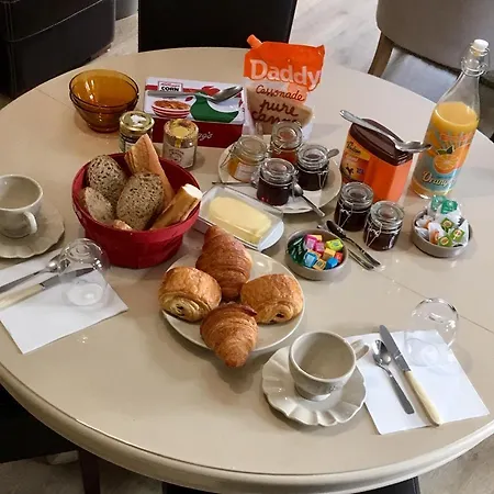 D'hotes, Soiree Etape Bed & Breakfast Evron